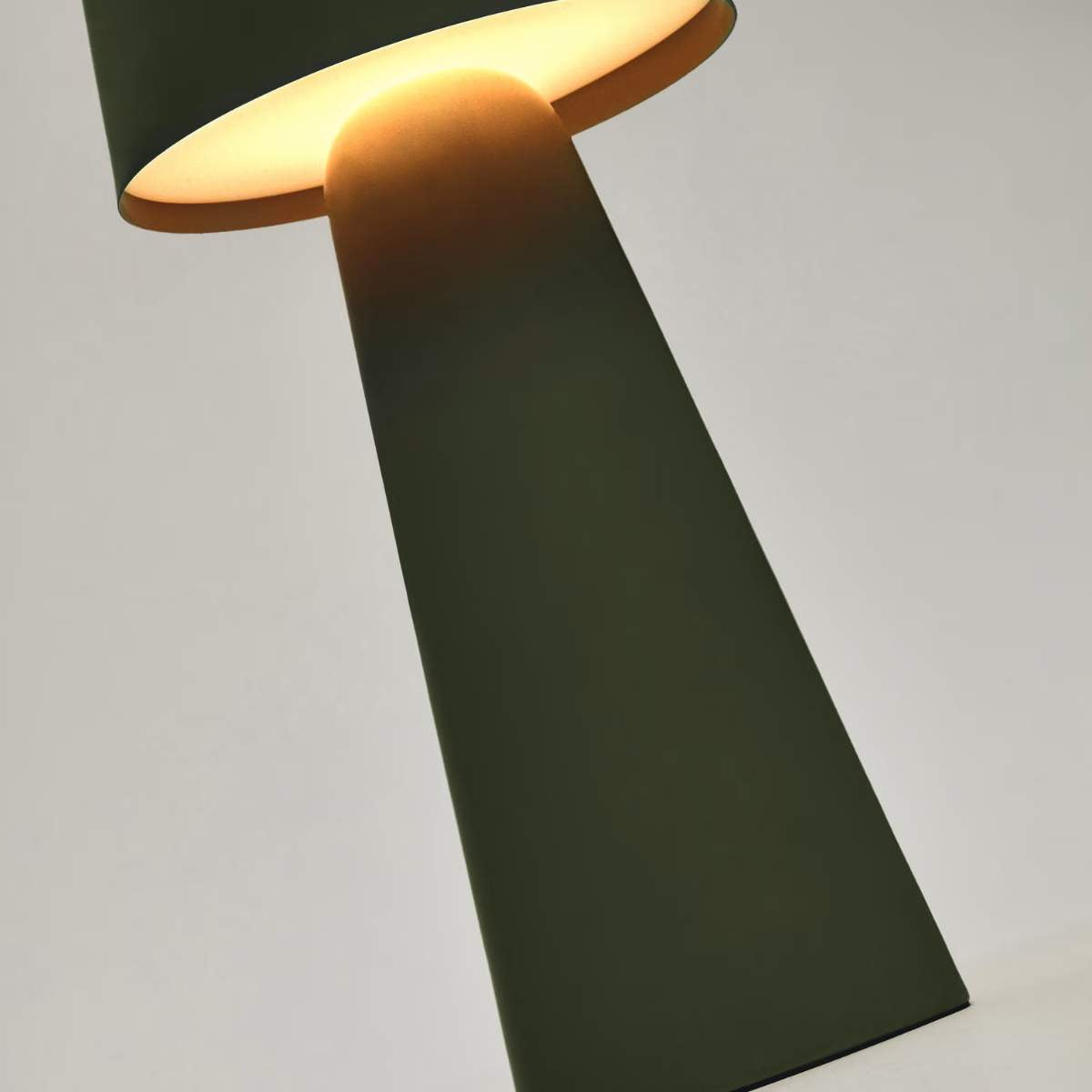 Kave Home Arenys large table lamp in metal with a shiny silver finish