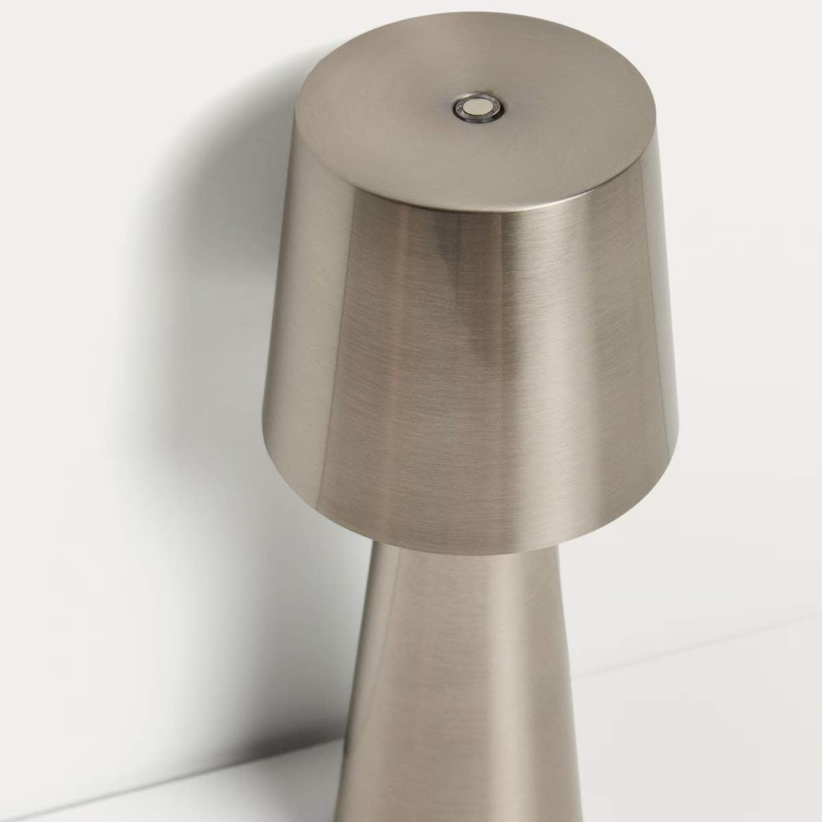 Kave Home Arenys small table lamp in metal with a shiny silver finish