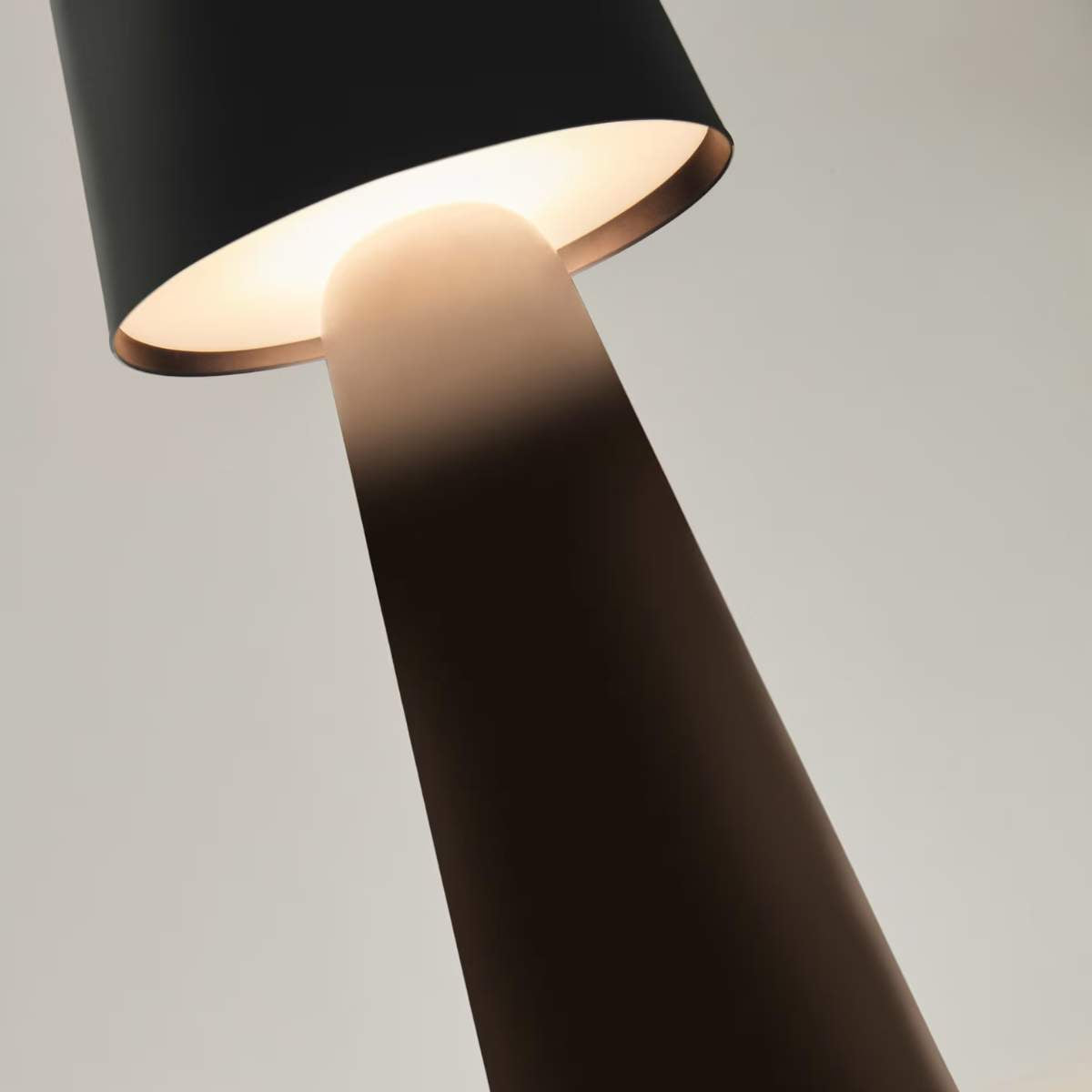 Kave Home Arenys large table lamp in metal with a shiny silver finish
