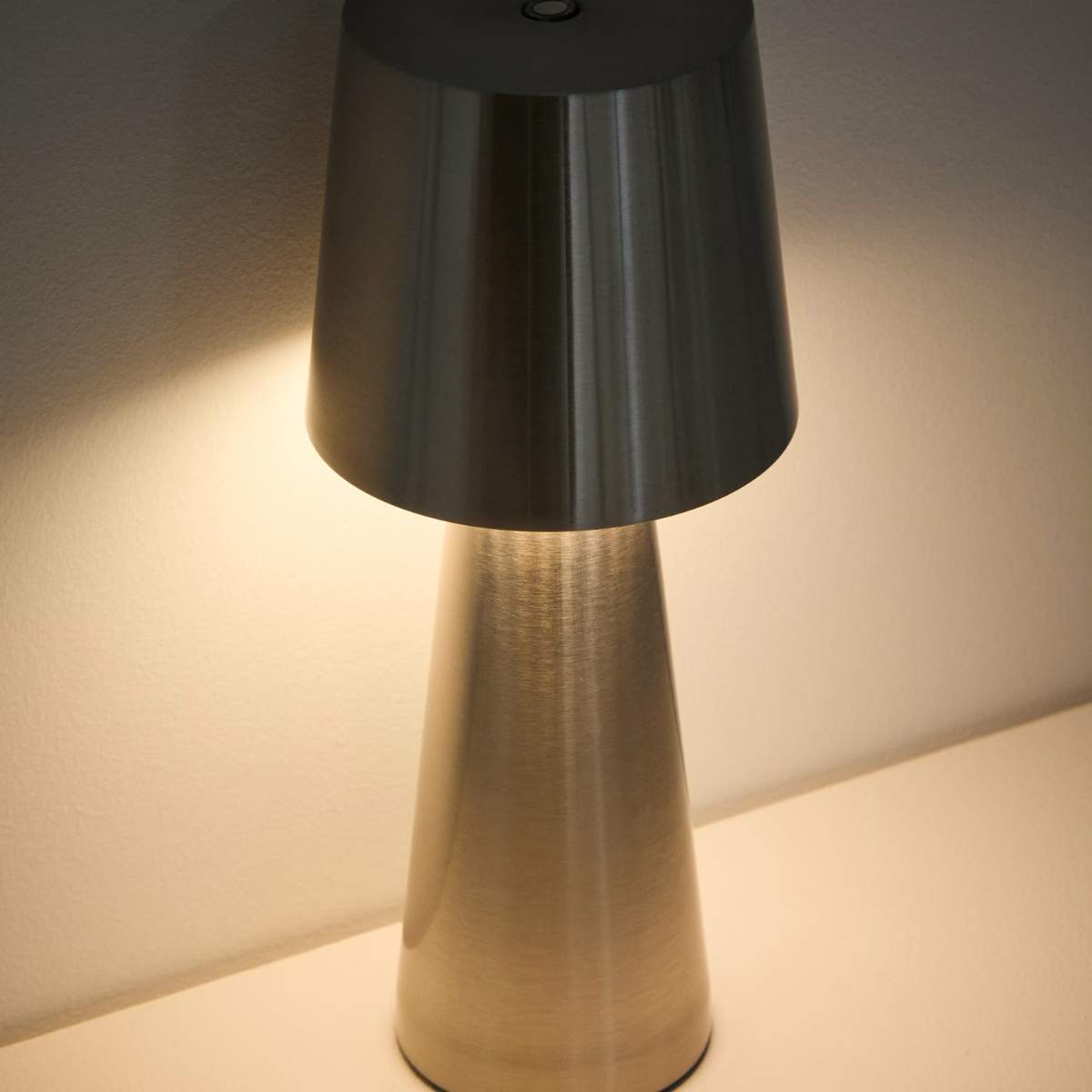 Kave Home Arenys small table lamp in metal with a shiny silver finish