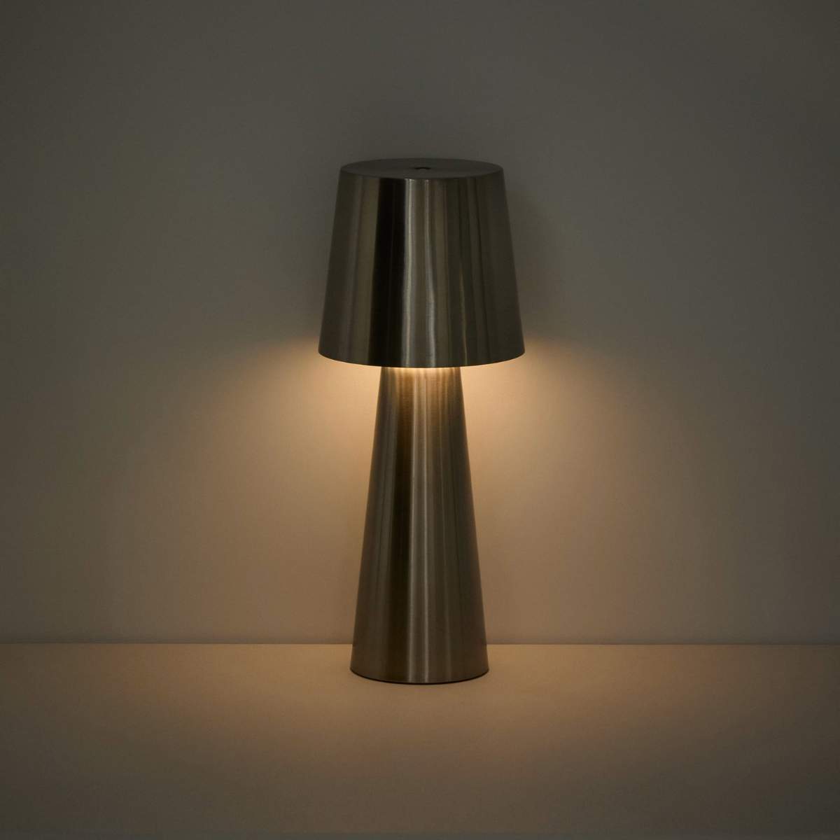 Kave Home Arenys large table lamp in metal with a shiny silver finish