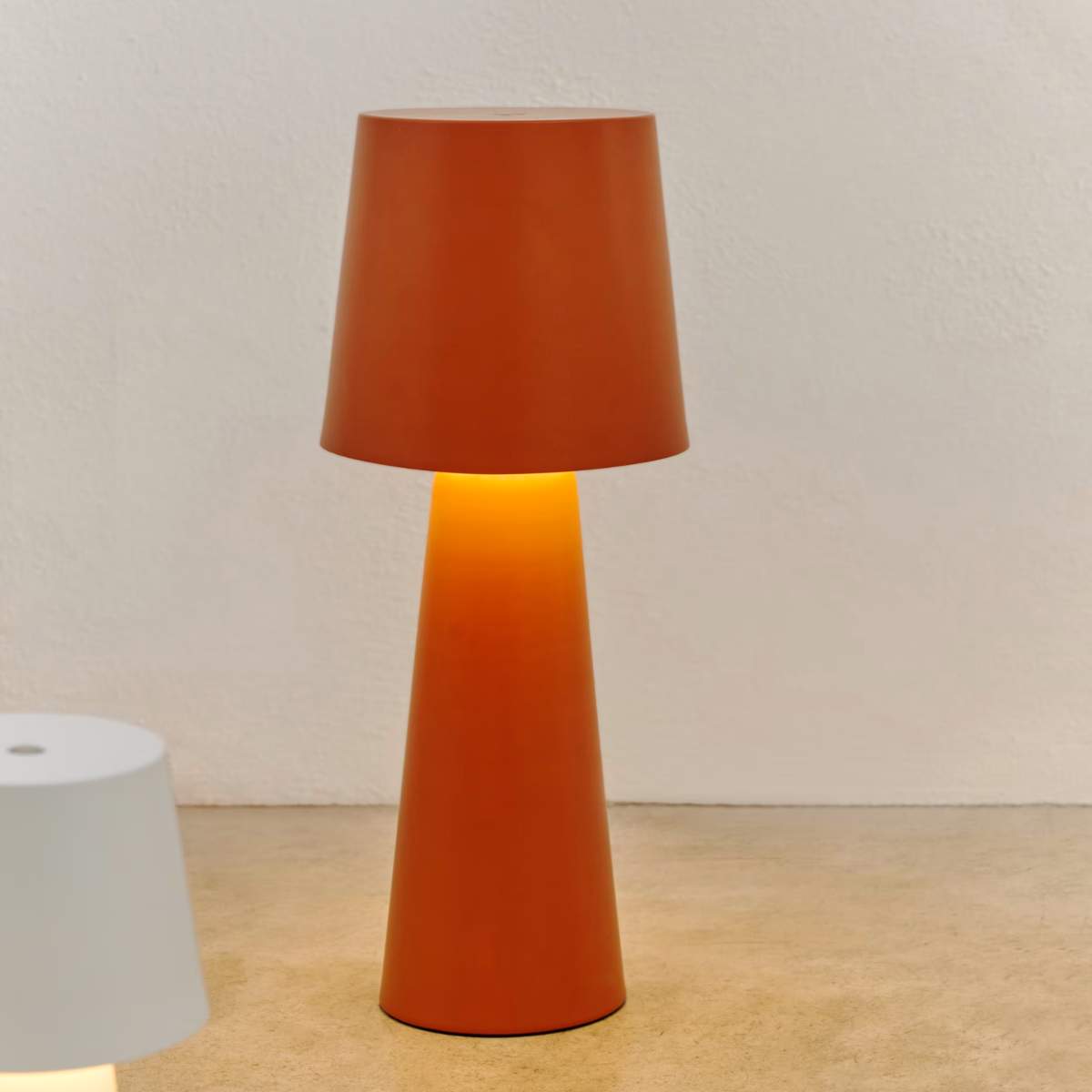 Kave Home Arenys large table lamp in metal with a shiny silver finish