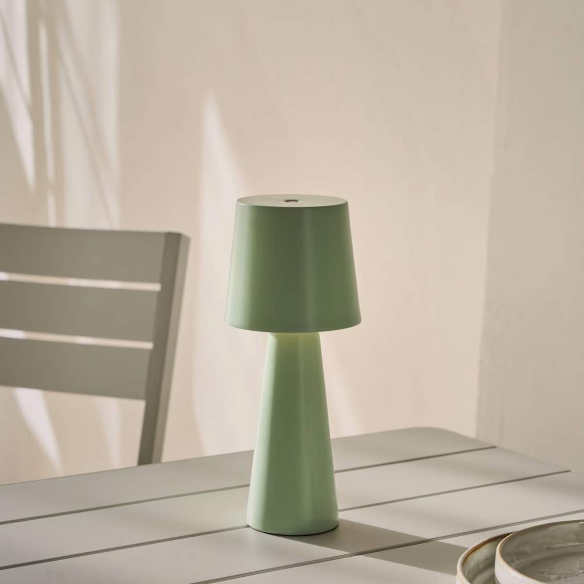 Kave Home Arenys small table lamp in metal with a shiny silver finish