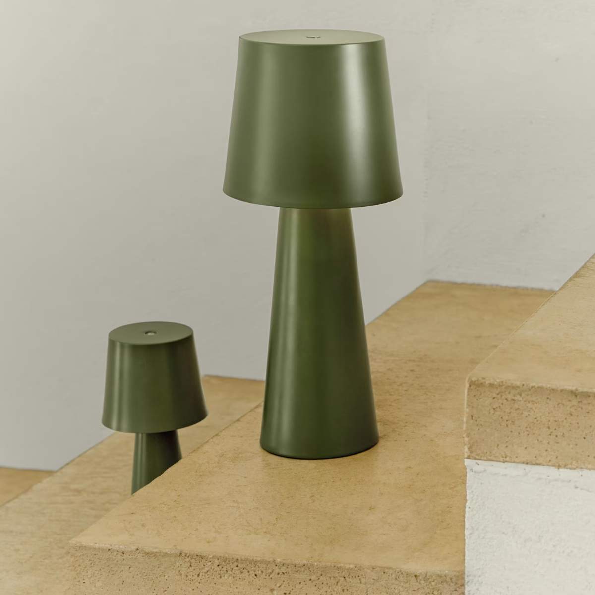 Kave Home Arenys large table lamp in metal with a shiny silver finish