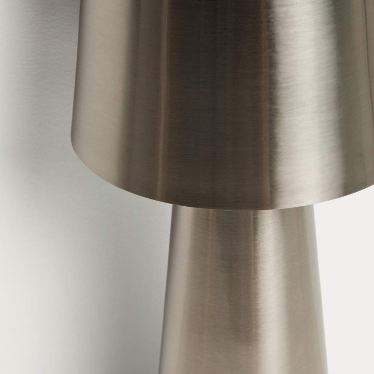 Kave Home Arenys large table lamp in metal with a shiny silver finish