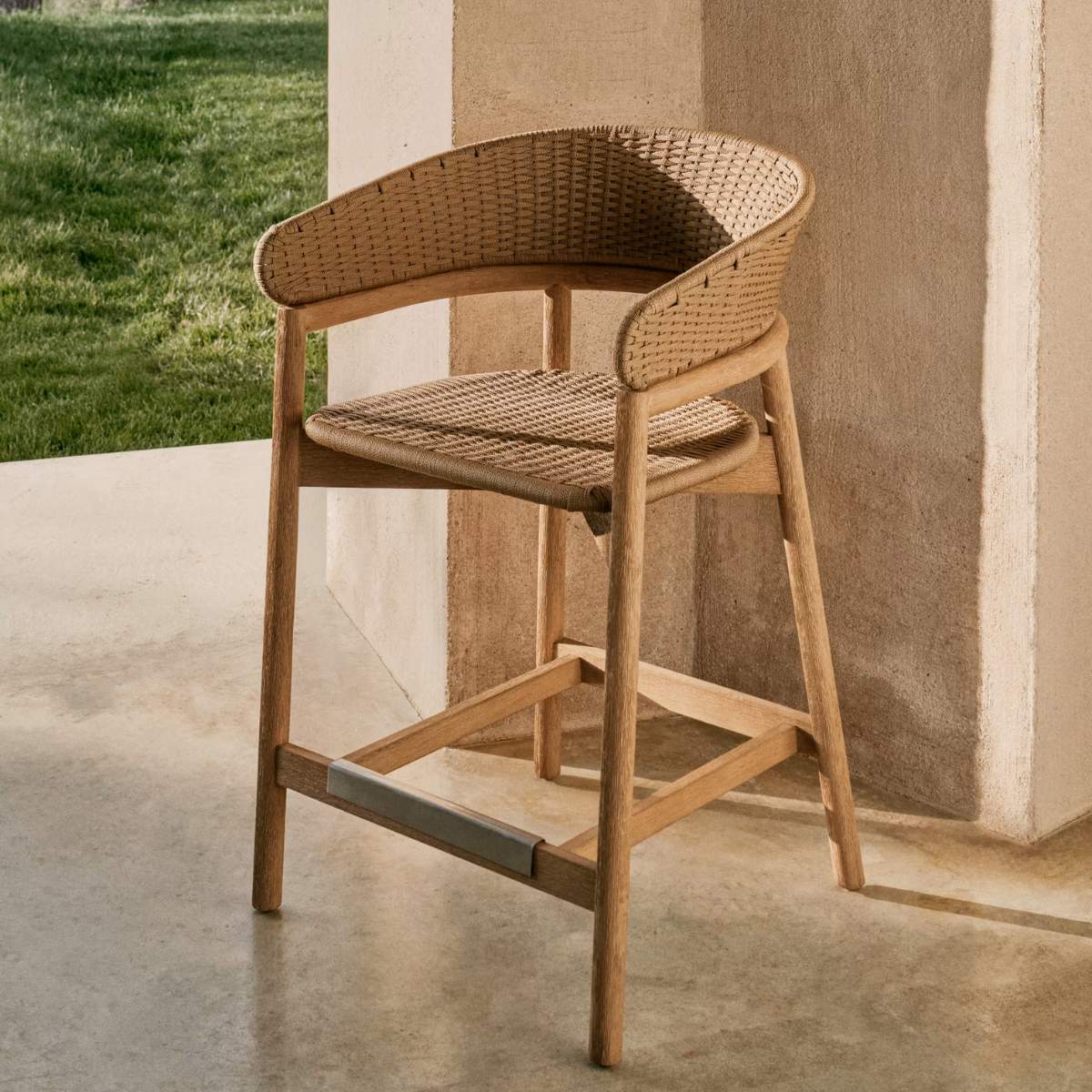 Kave Home Arinella stool in FSC 100% solid acacia wood with natural finish and beige rope cord 65cm