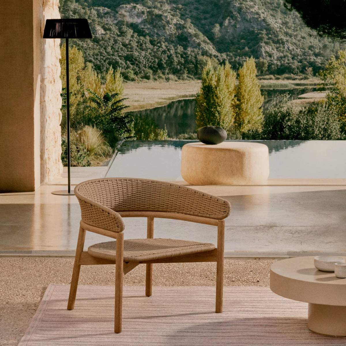 Kave Home Arinella armchair in FSC 100% solid acacia wood with natural finish and beige rope cord
