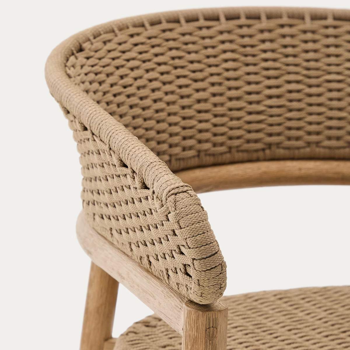 Kave Home Arinella armchair in FSC 100% solid acacia wood with natural finish and beige rope cord