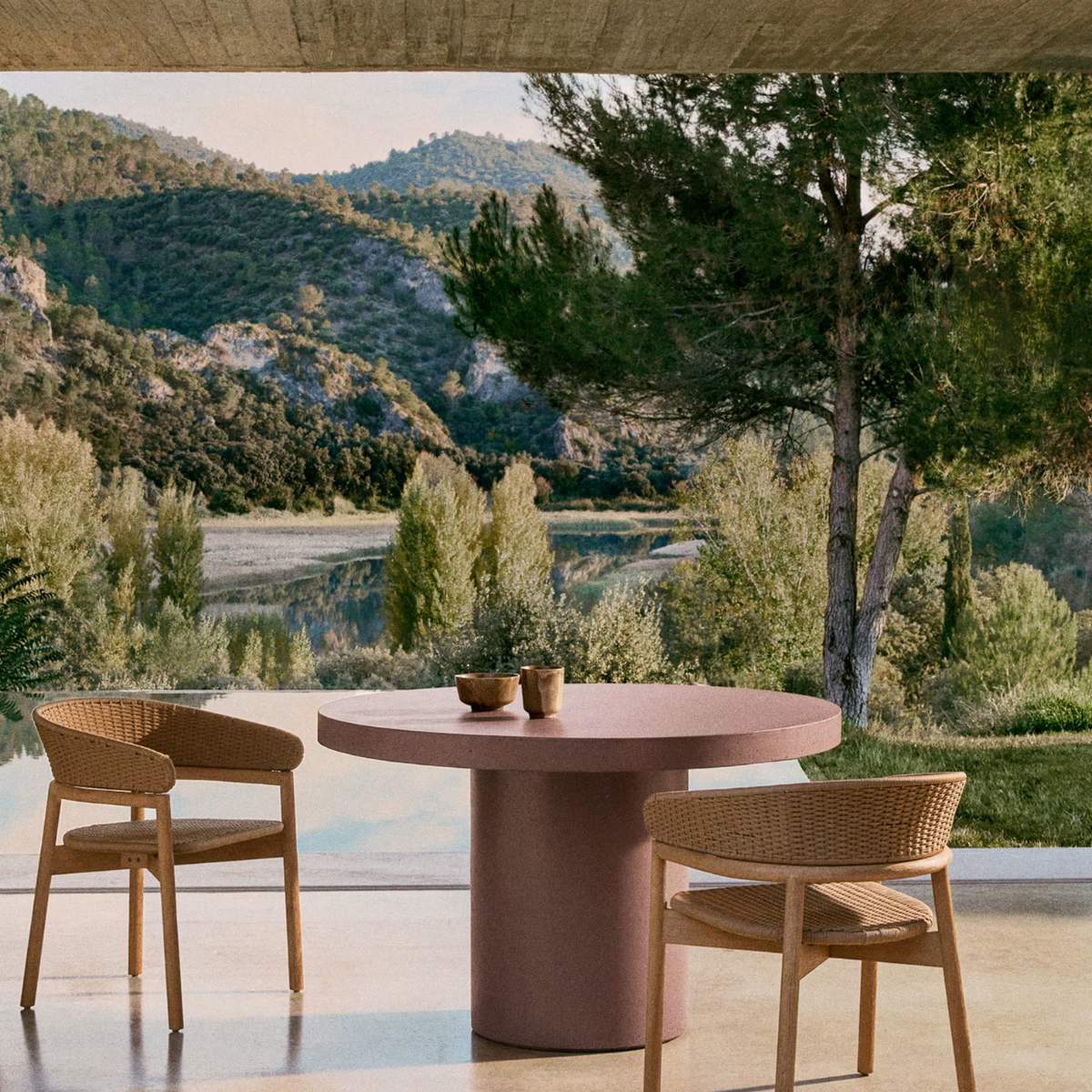 Kave Home Arinella chair in FSC 100% solid acacia wood with natural finish and beige rope cord