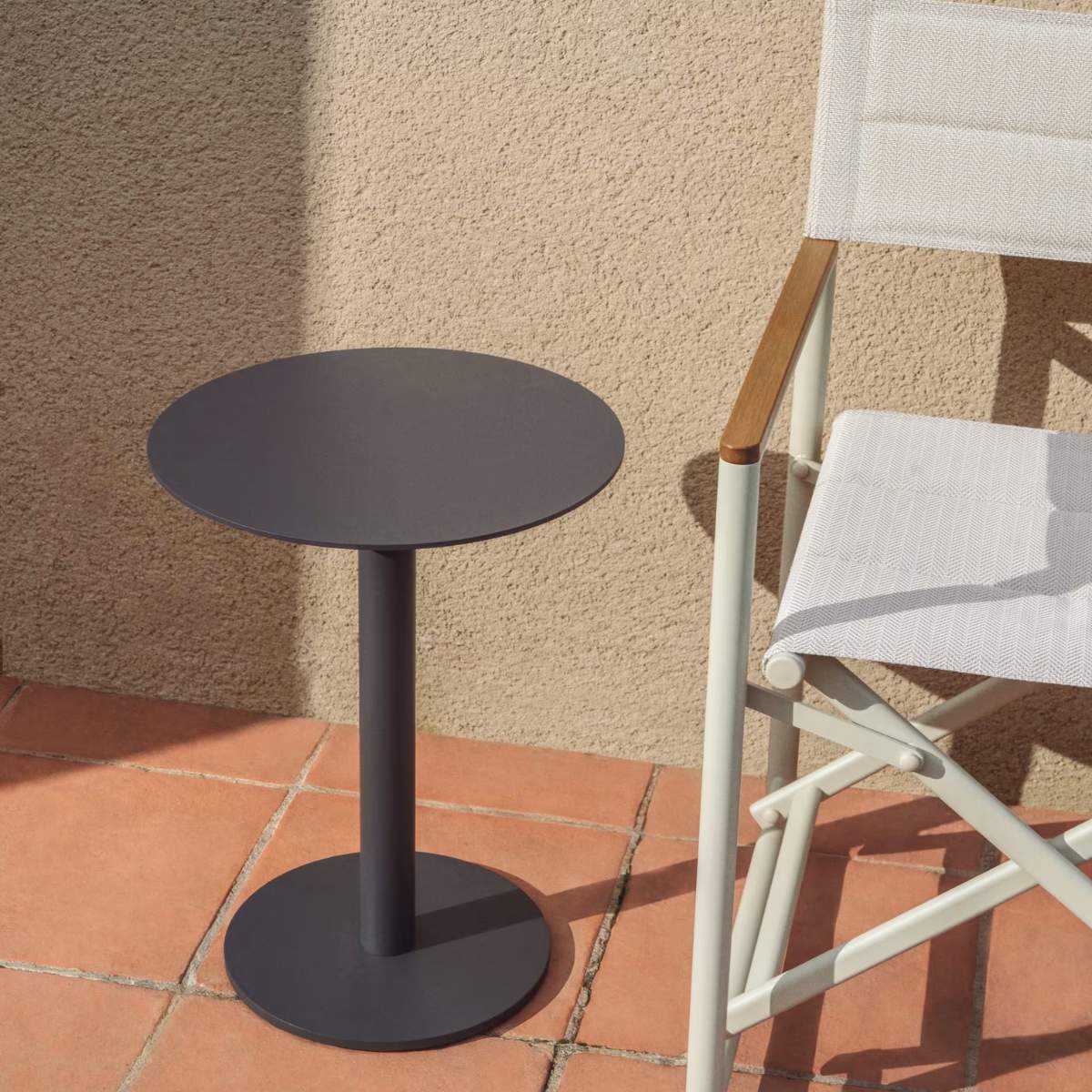 Kave Home Asinara beige aluminium side table Ø40cm