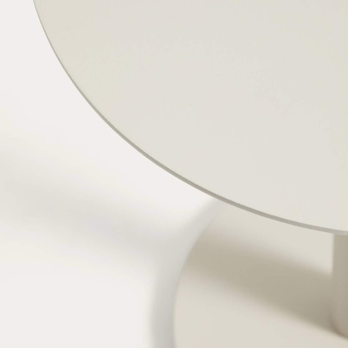 Kave Home Asinara beige aluminium side table Ø40cm