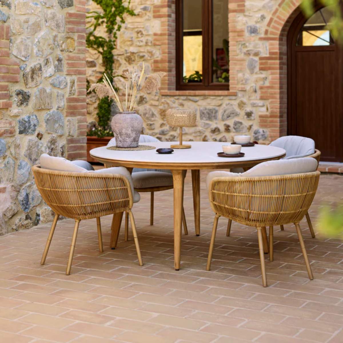 Cane-line Aspect Dining Table, Dia. 144 cm