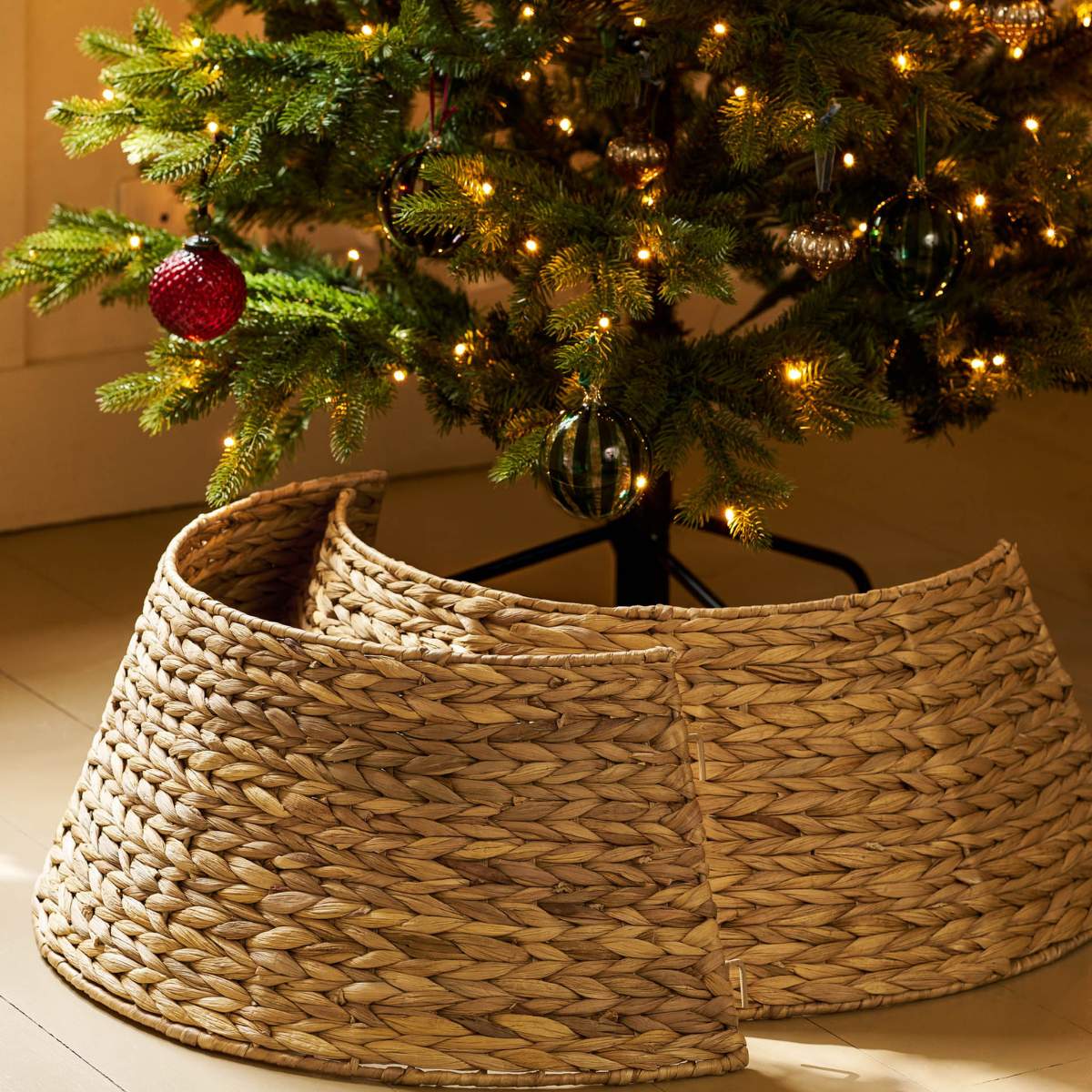 Garden Trading Aston Christmas Tree Skirt Natural 2 Parts - Pack of 2