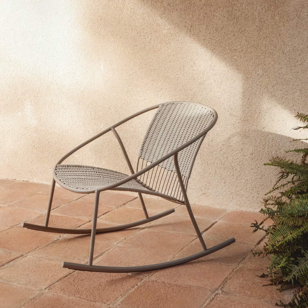 Kave Home Atrani rocking chair in galvanized steel and green rope