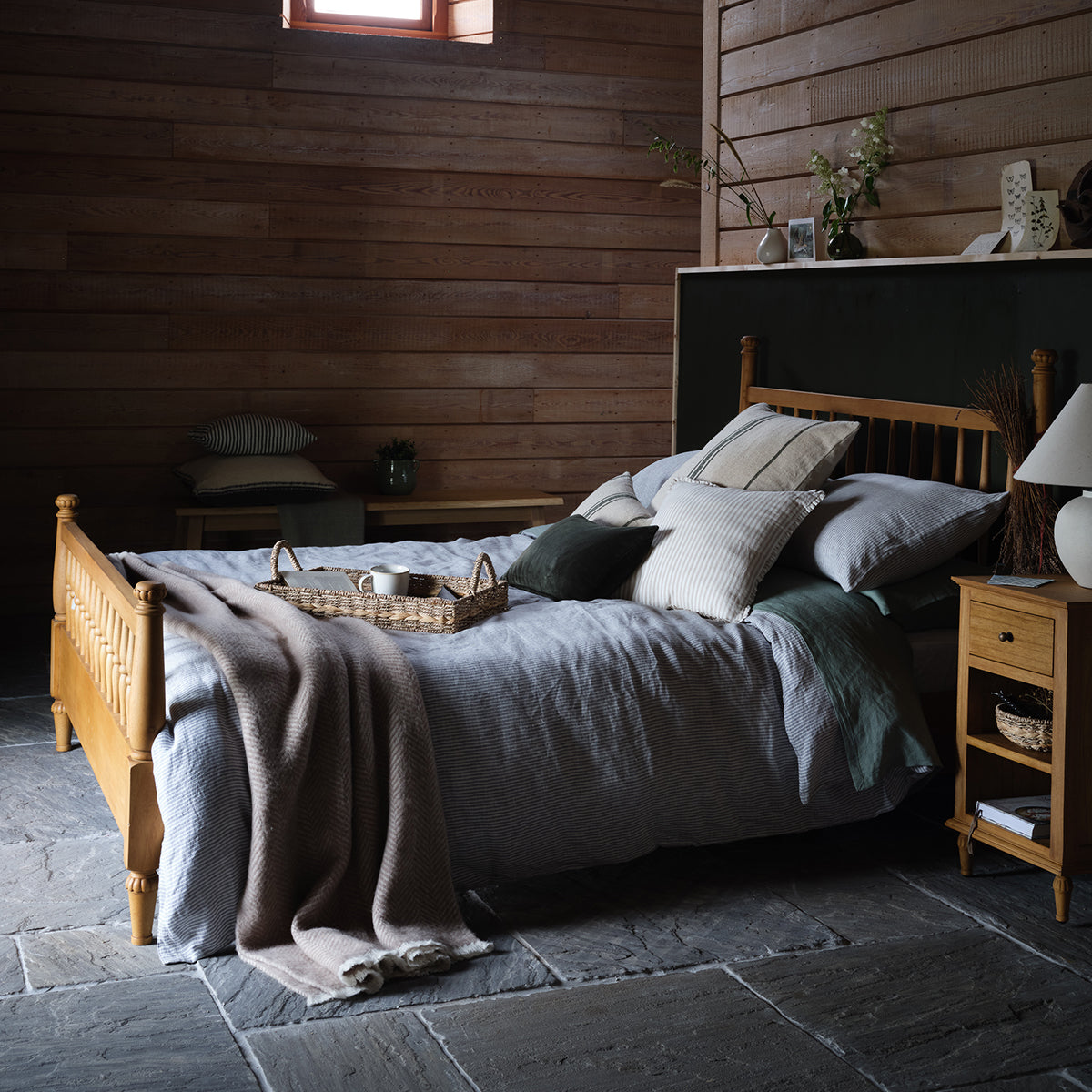 Garden Trading Barton King Bed - Natural - Wood