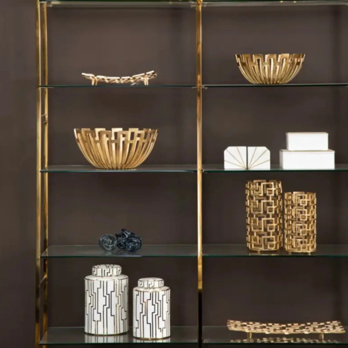 Beaumonde's Delft Small Gold Finish Candle Holder 4