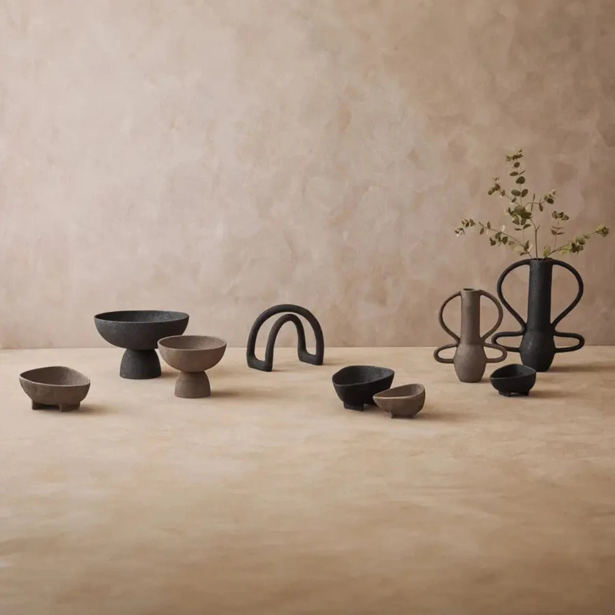 Beaumonde's Derva Large Textured Black Vase 2