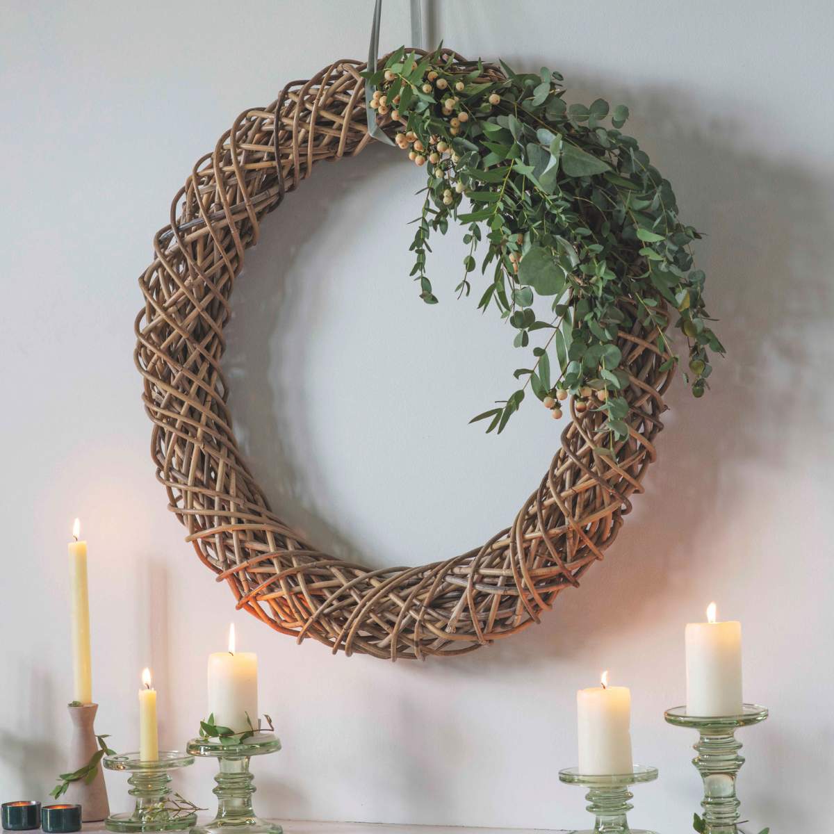 Garden Trading Bembridge Door Wreath 70cm Natural