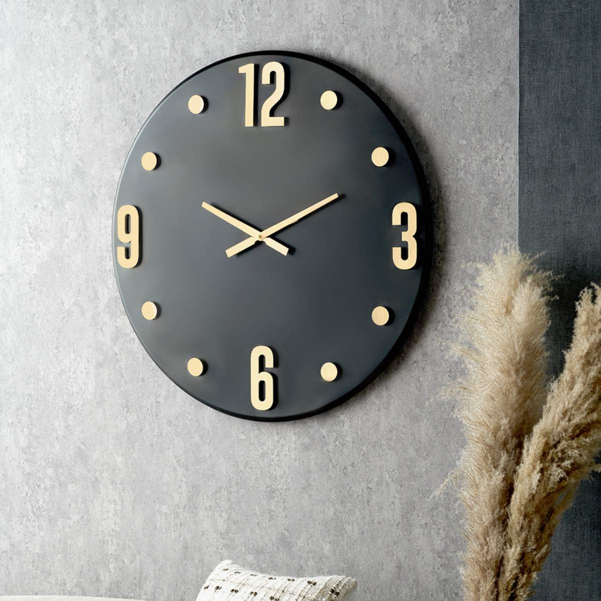Beau&Co Black and Gold Metal Retro Wall Clock