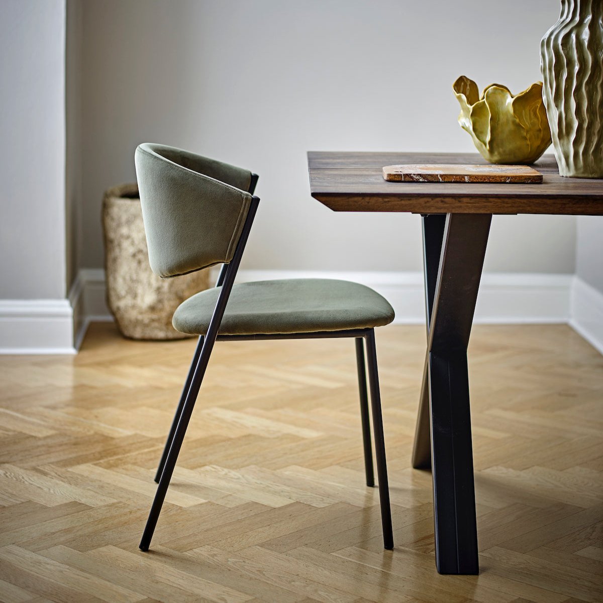 Bloomingville Maldon Dining Table 82059721 lifestyle 3