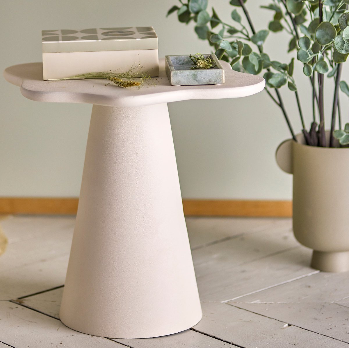 Bloomingville Soller Aluminium Side Table 82064626 lifestyle 2