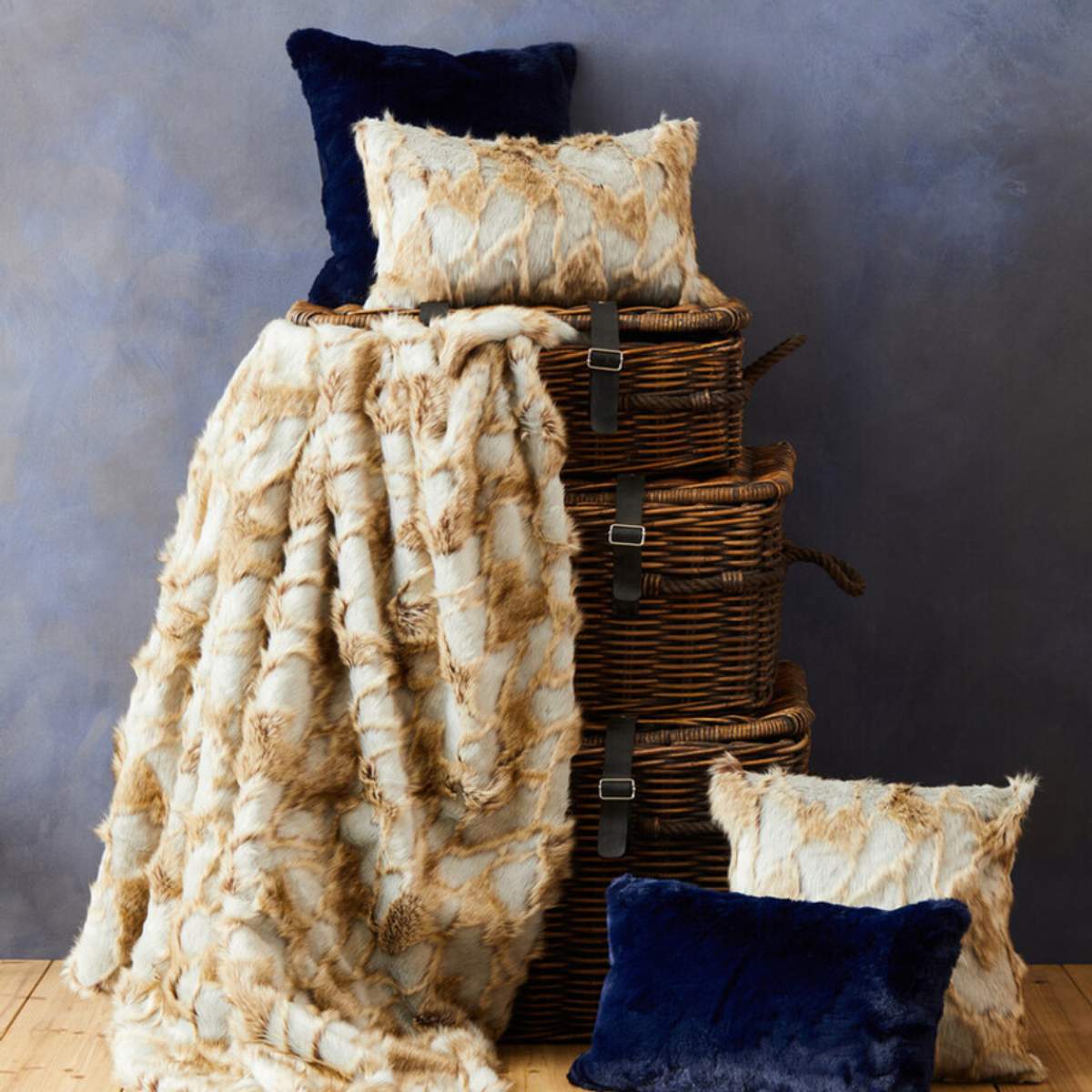 Beaumonde Home Bosie Lamina Grey And Natural Fur Throw