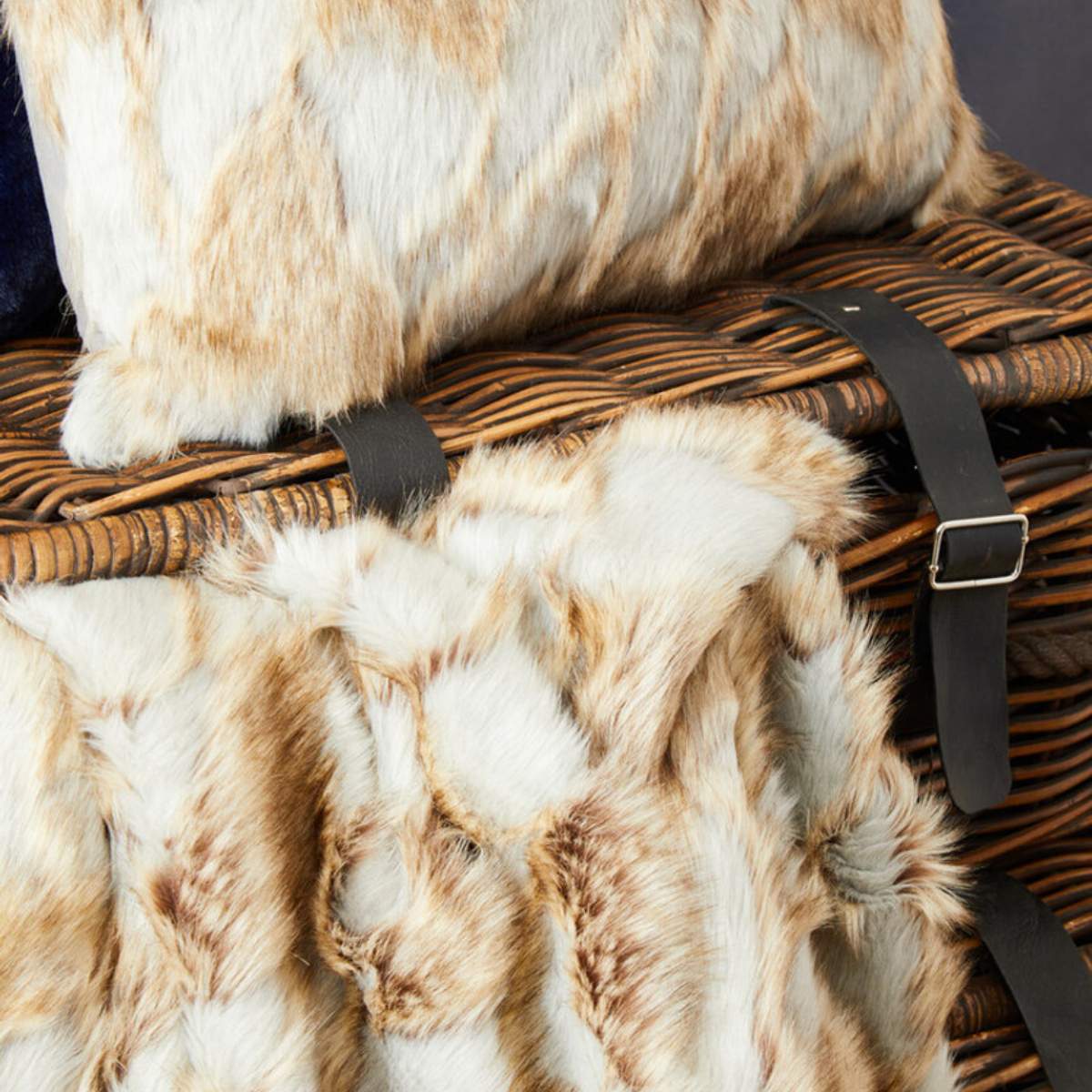 Beaumonde Home Bosie Lamina Grey And Natural Fur Throw