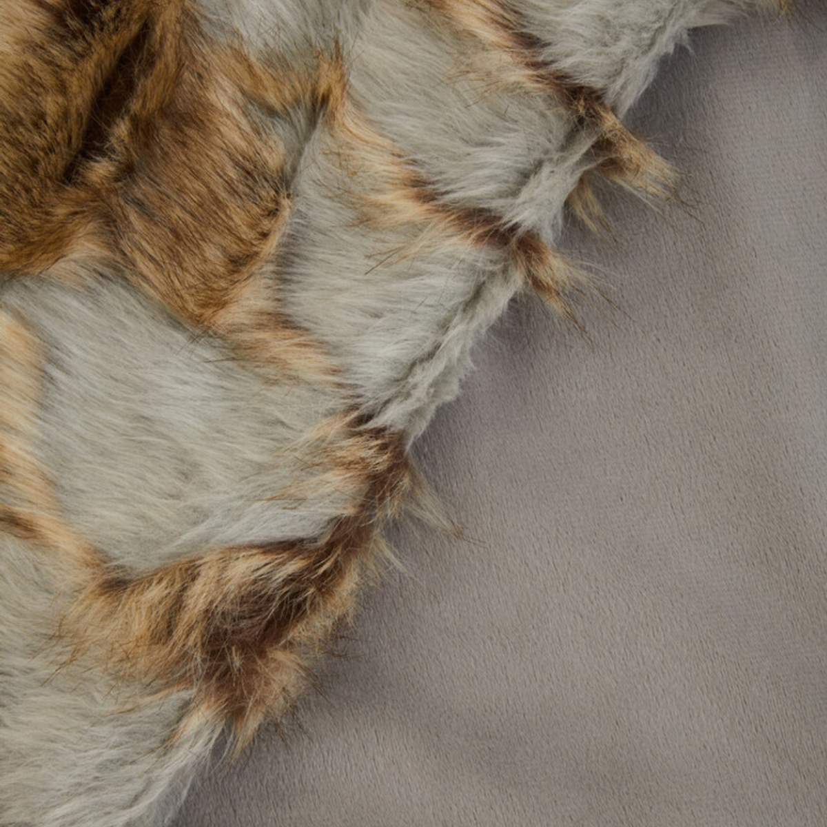 Beaumonde Home Bosie Lamina Grey And Natural Fur Throw