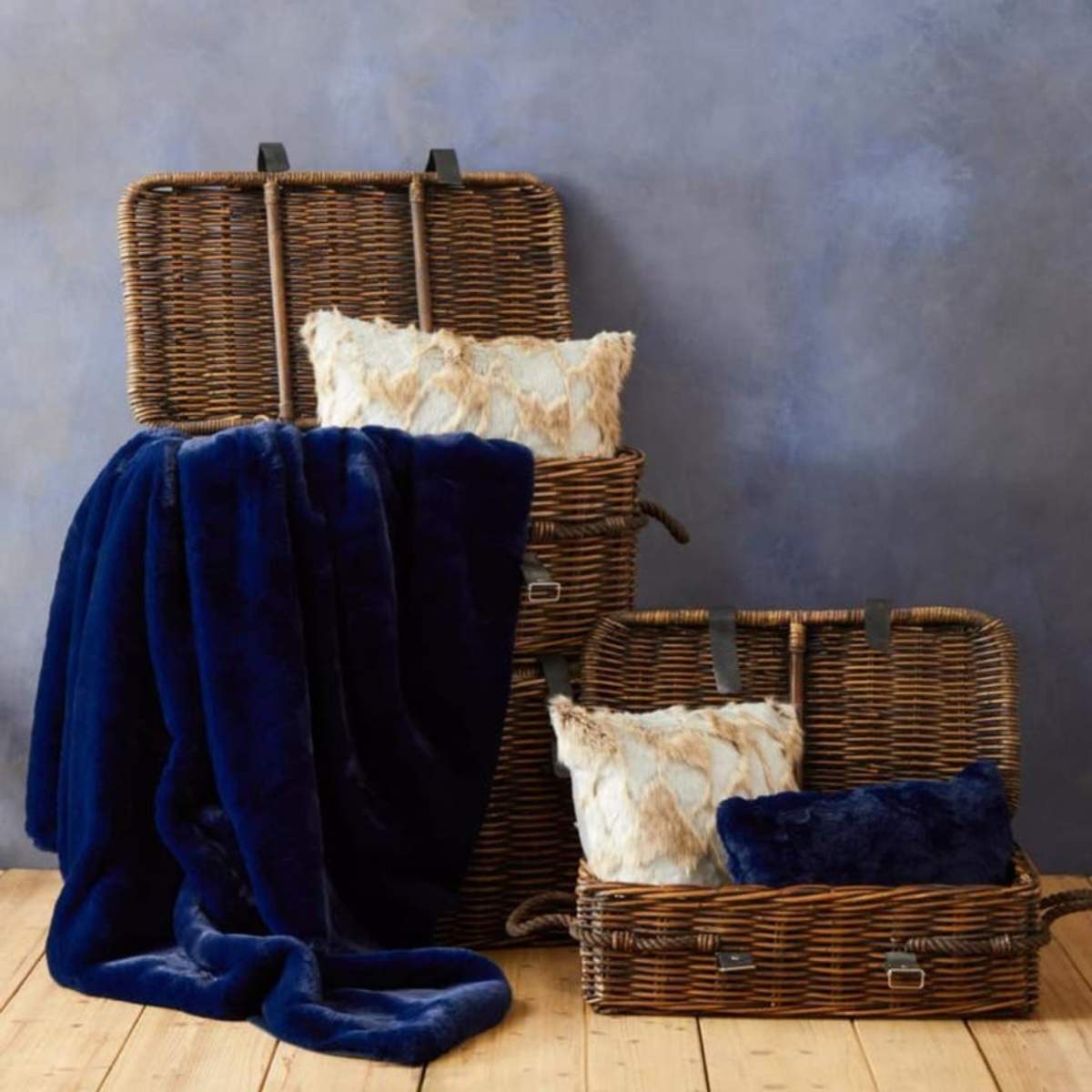 Beaumonde Home Bosie Lamina Navy Blue Throw