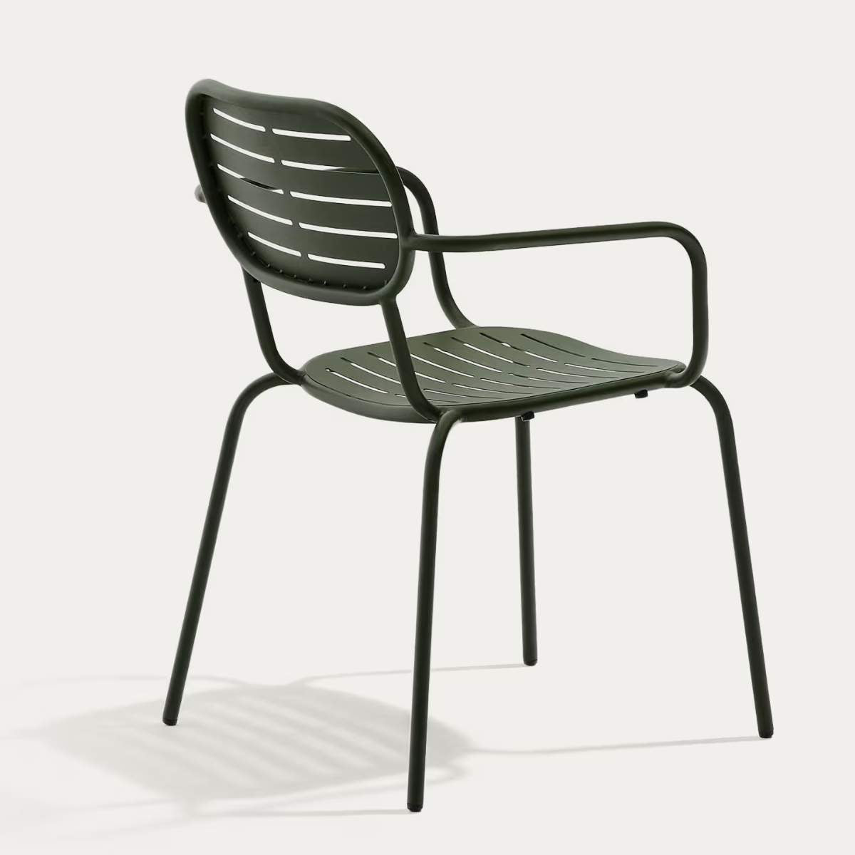 Kave Home Brai stackable outdoor chair with armrests in taupe galvanised steel