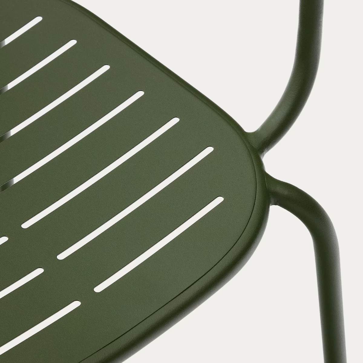 Kave Home Brai stackable outdoor chair with armrests in taupe galvanised steel