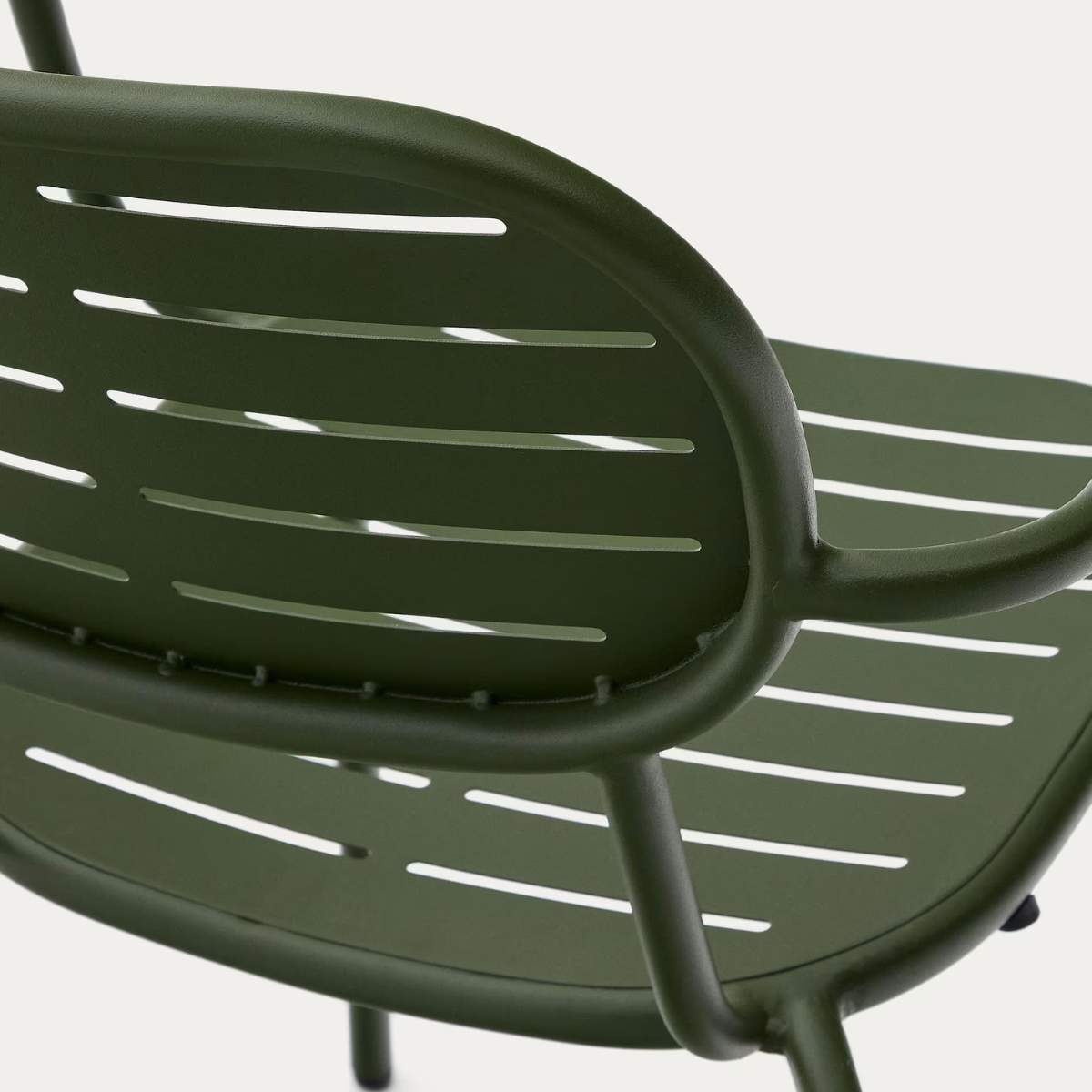 Kave Home Brai stackable outdoor chair with armrests in taupe galvanised steel