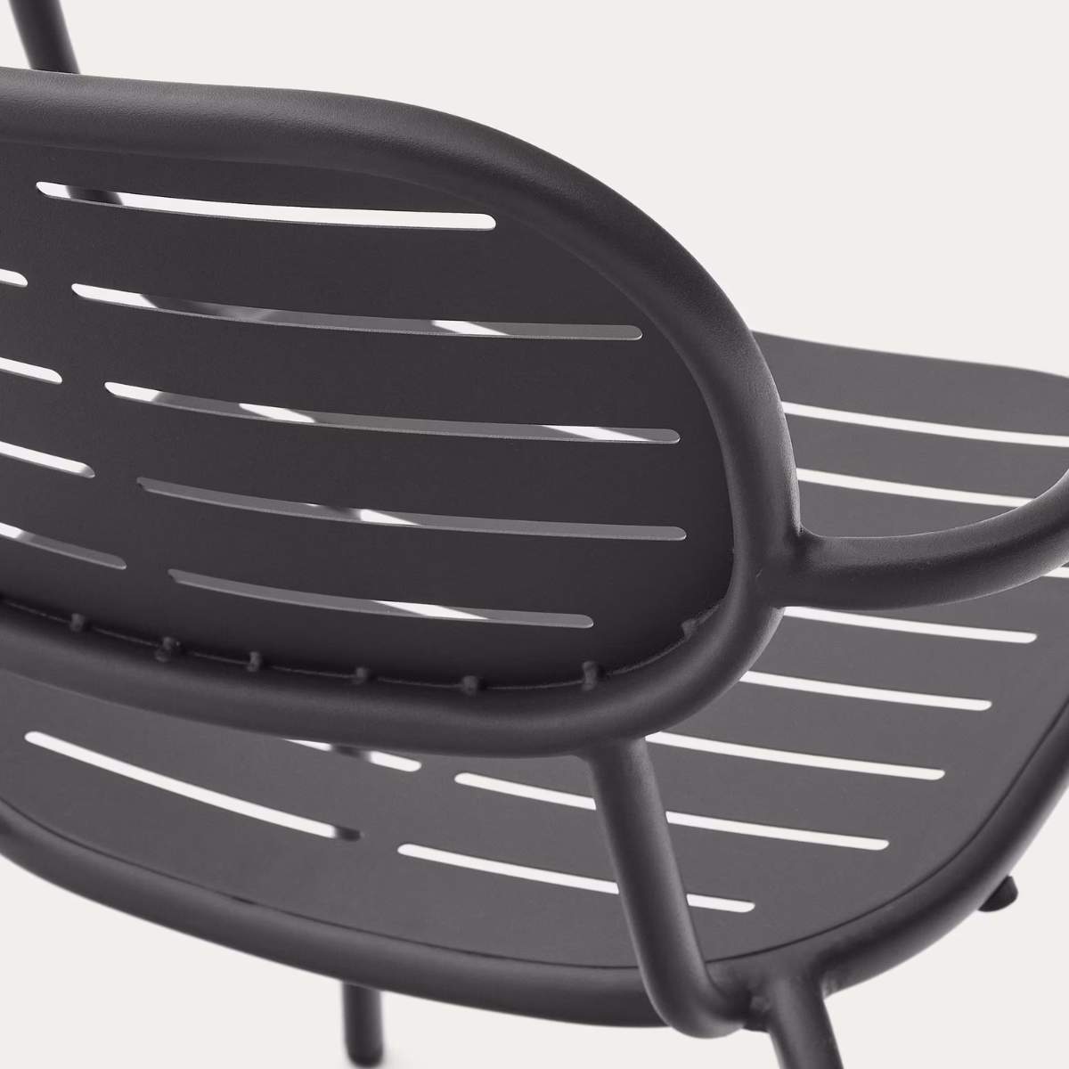 Kave Home Brai stackable outdoor chair with armrests in taupe galvanised steel