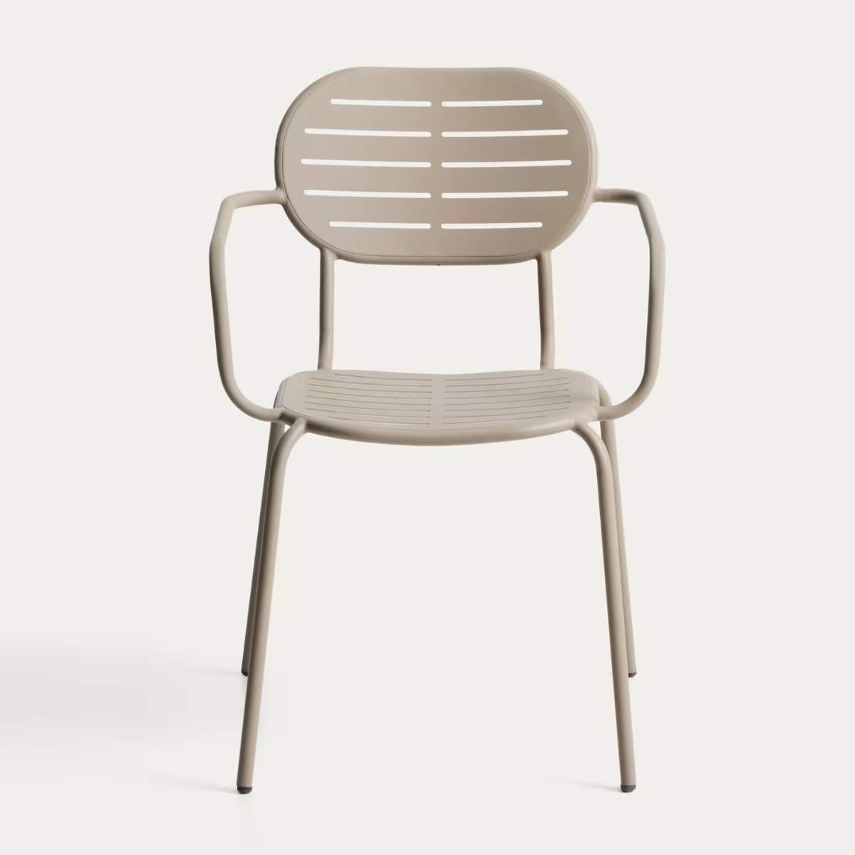 Kave Home Brai stackable outdoor chair with armrests in taupe galvanised steel