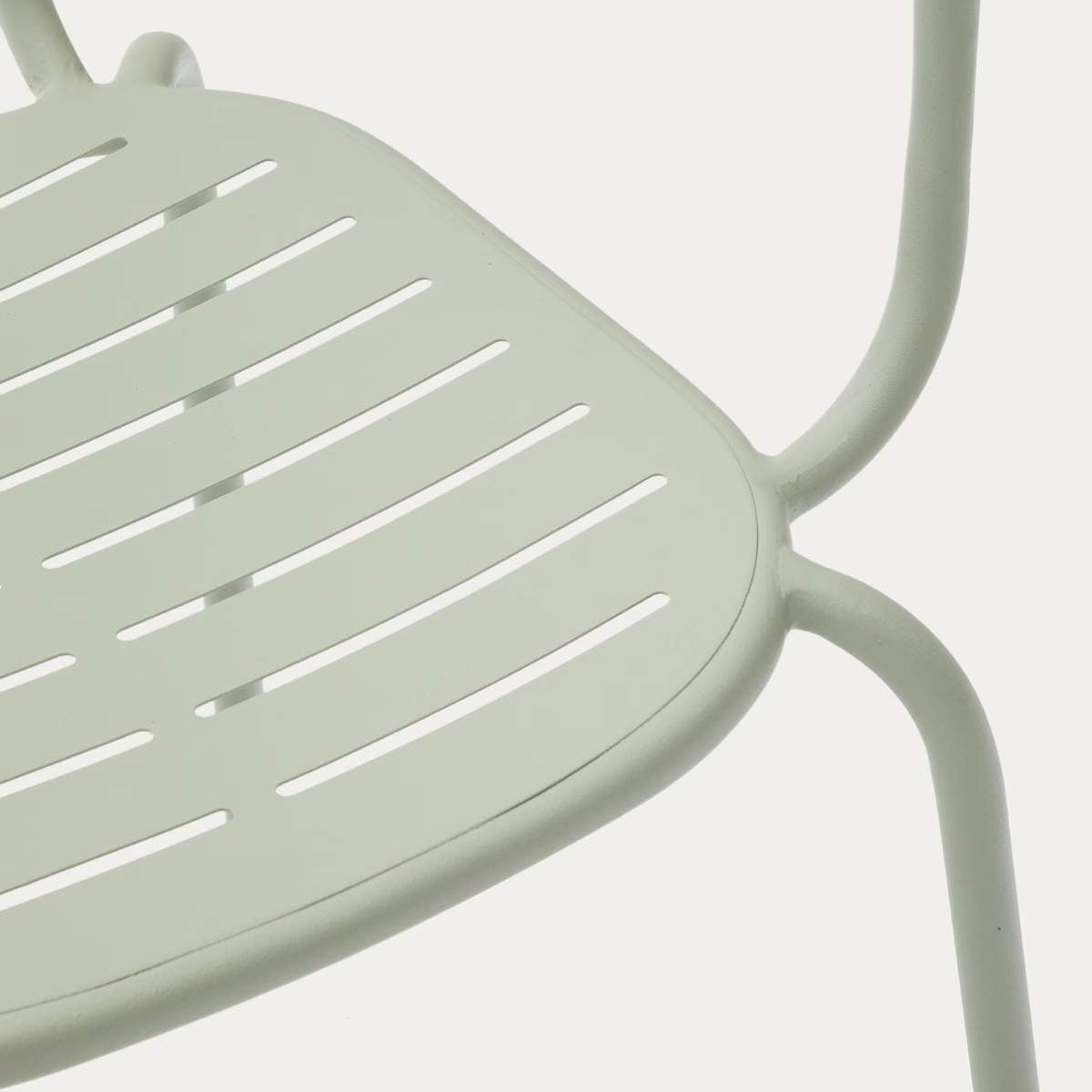 Kave Home Brai stackable outdoor chair with armrests in taupe galvanised steel