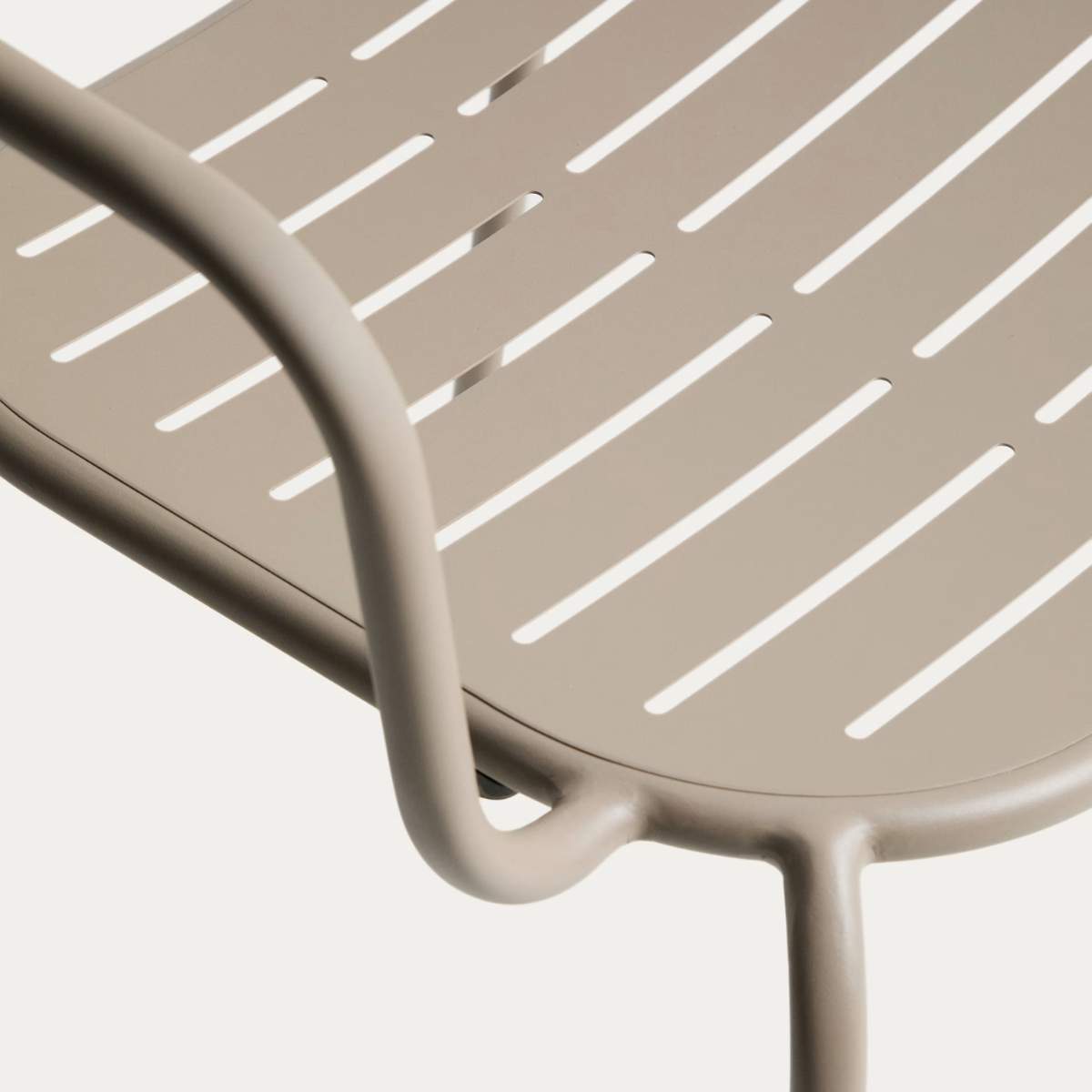 Kave Home Brai stackable outdoor chair with armrests in taupe galvanised steel