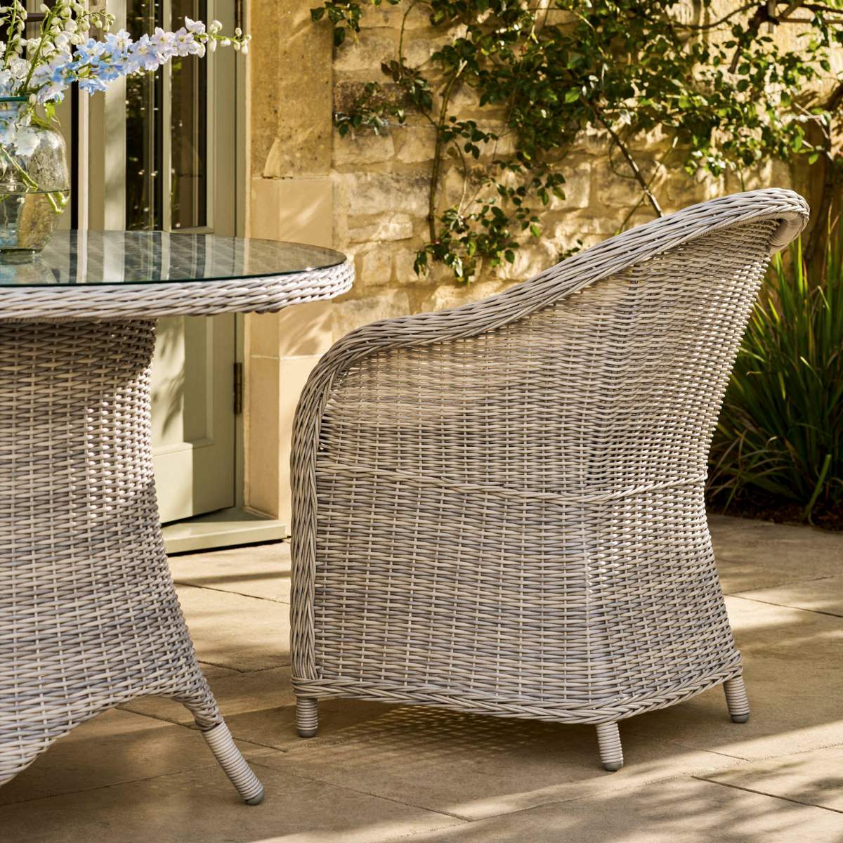 Garden Trading Brayford Round Dining Set Small Light Grey