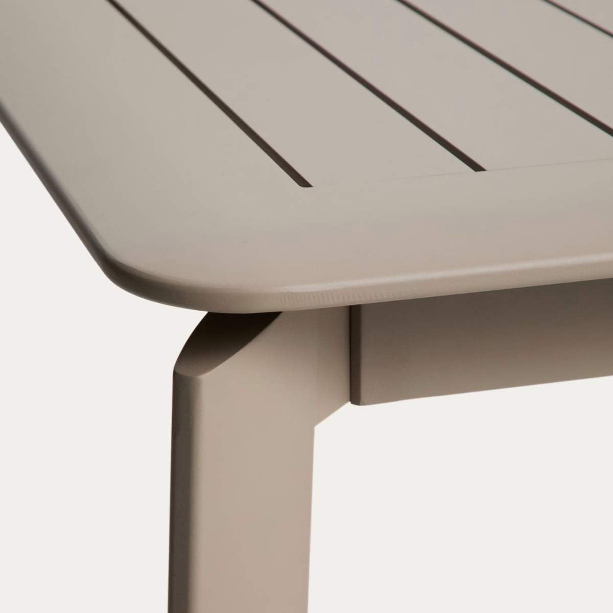 Kave Home Set with Brela extendable table in ecru aluminium and 6 stackable Canea chairs in ecru aluminium and beige texteline 205(287)x100 cm