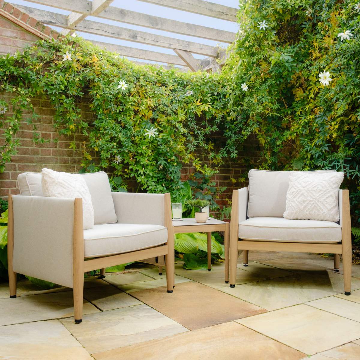 Maze Burford Aluminium Lounge Set