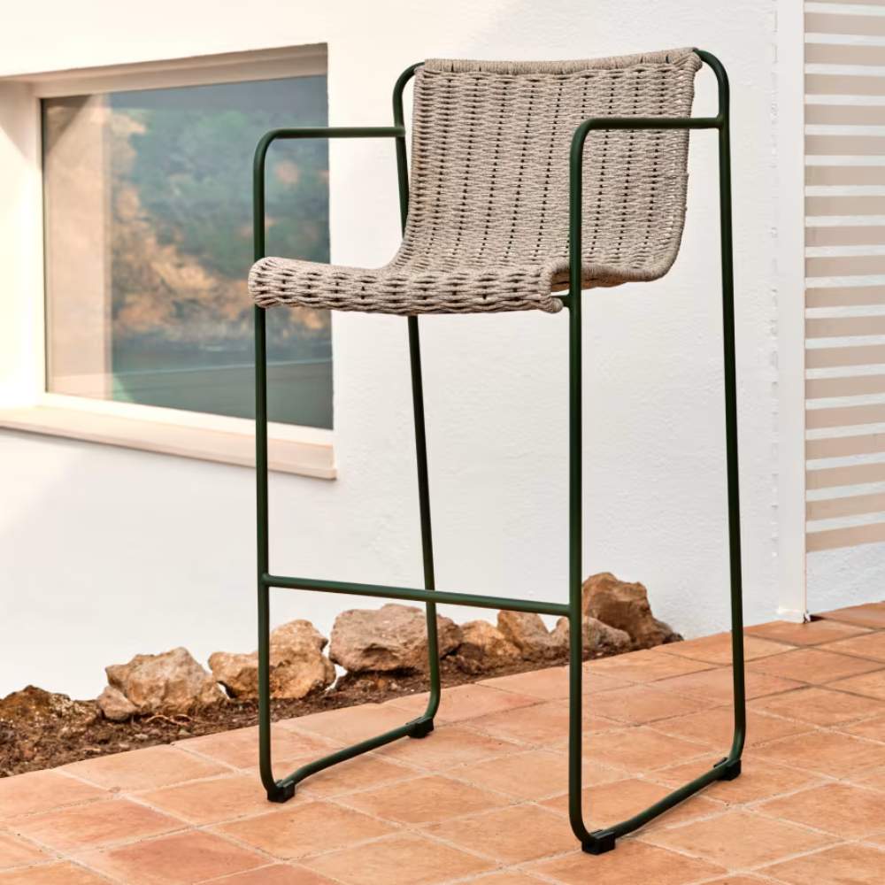 Kave Home Maurina Stool – Green Galvanised Steel with Ecru and Grey Rope Cord, 64.5cm