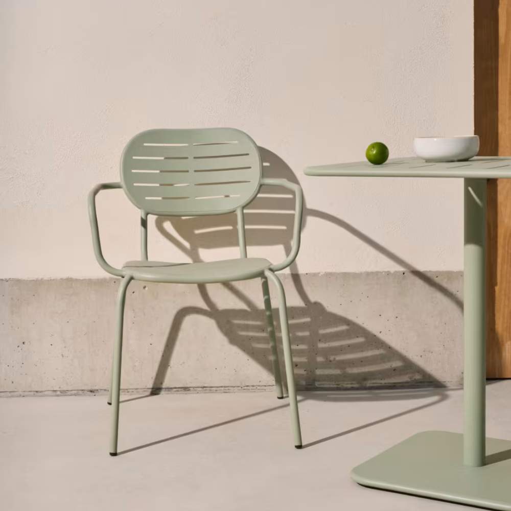 Kave Home Brai Stackable Outdoor Chair with Armrests – Turquoise Galvanised Steel