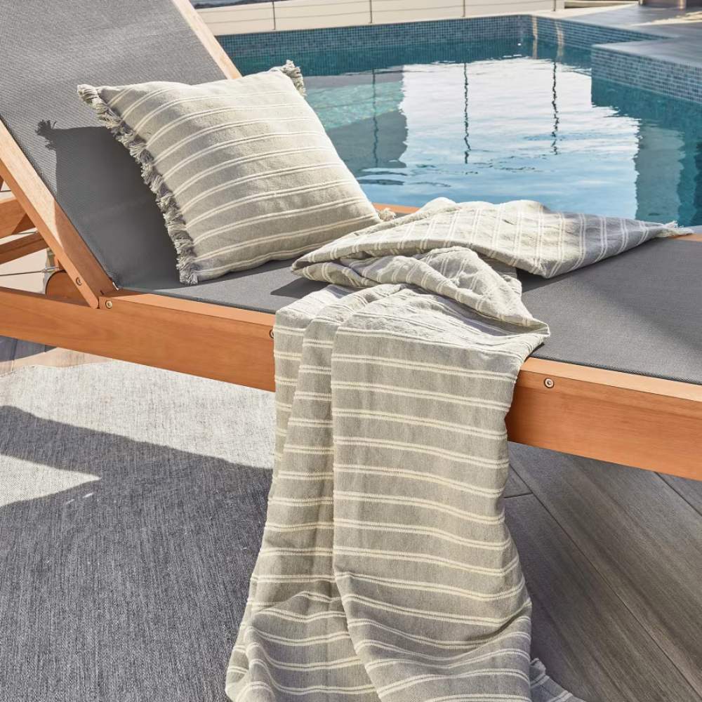 Kave Home Caterin Outdoor Sun Lounger in Grey – Solid Eucalyptus Wood, FSC® 100%