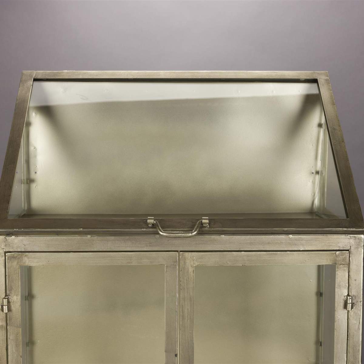 Dutch Bone Cabinet Monviso
