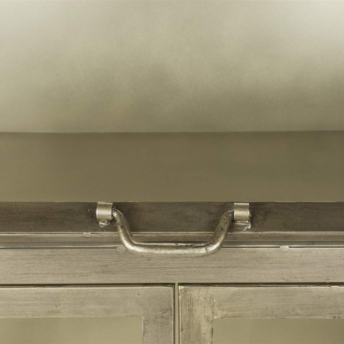 Dutch Bone Cabinet Monviso