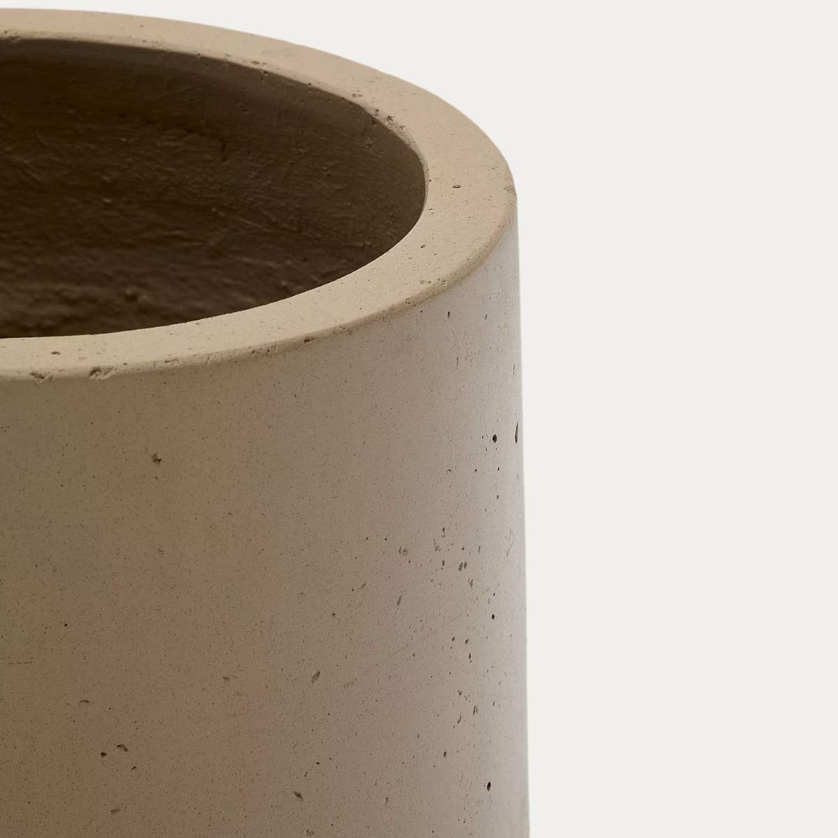 Kave Home Calun beige cement planter Ø 32cm