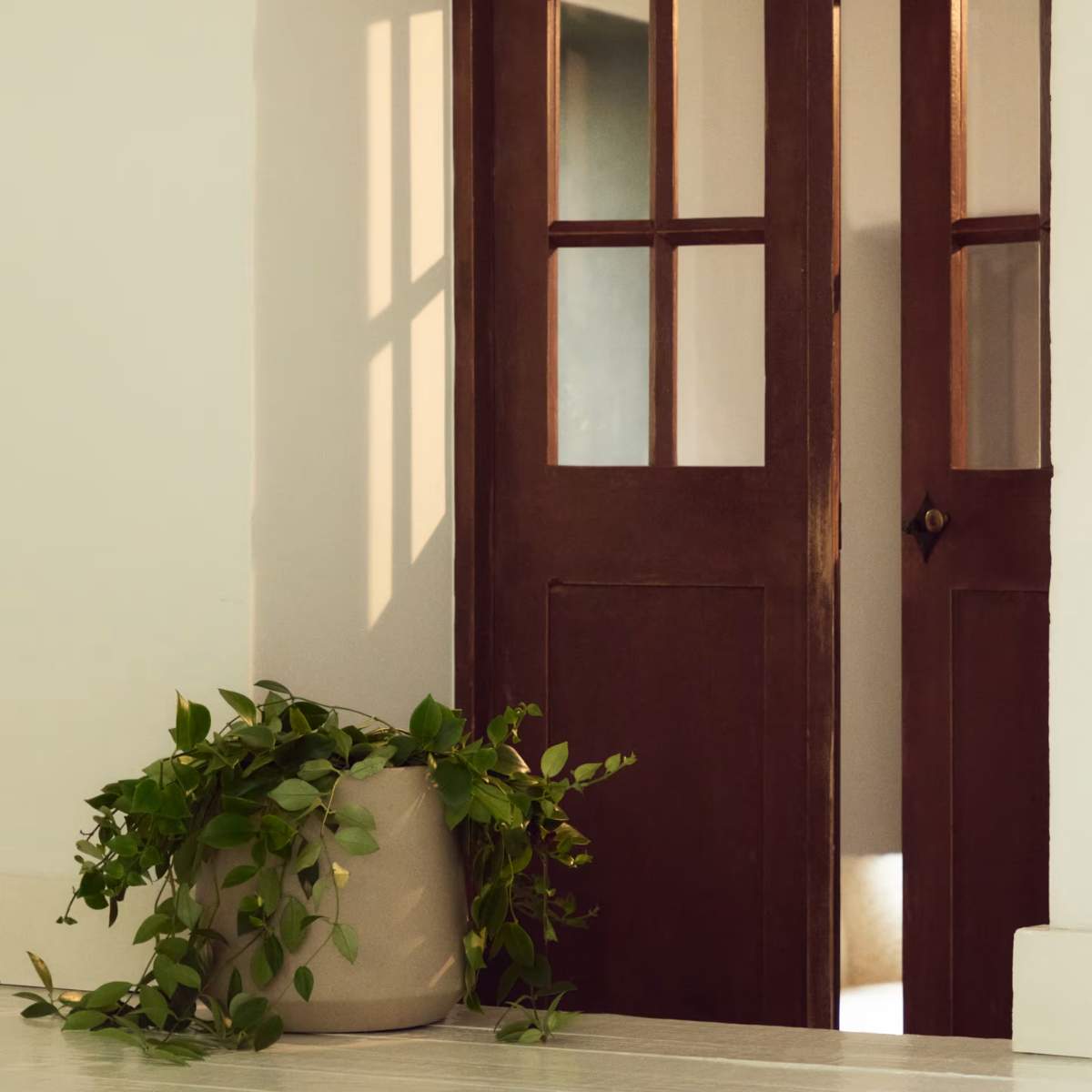 Kave Home Calun beige cement planter Ø 32cm