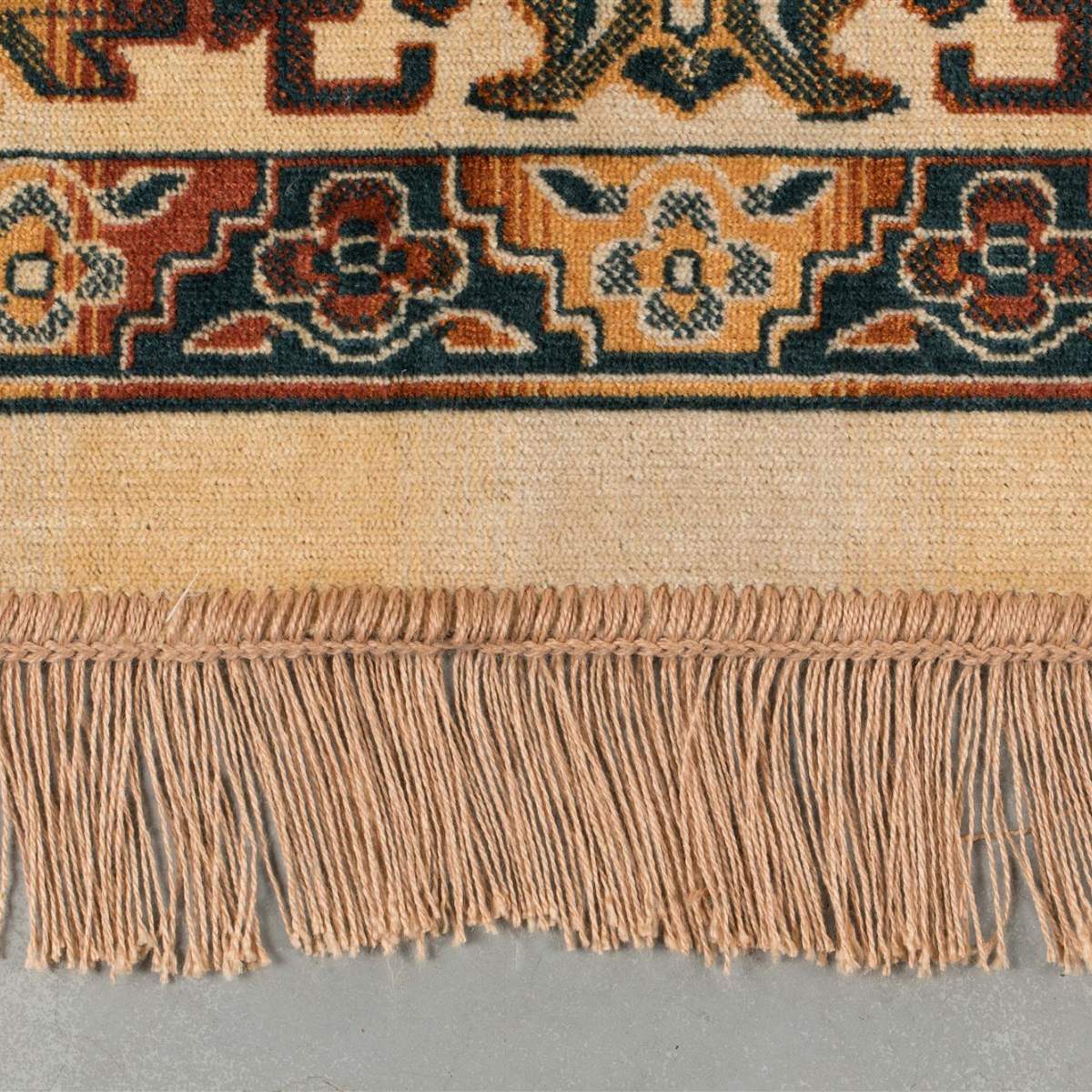 White Label Living Carpet Raz