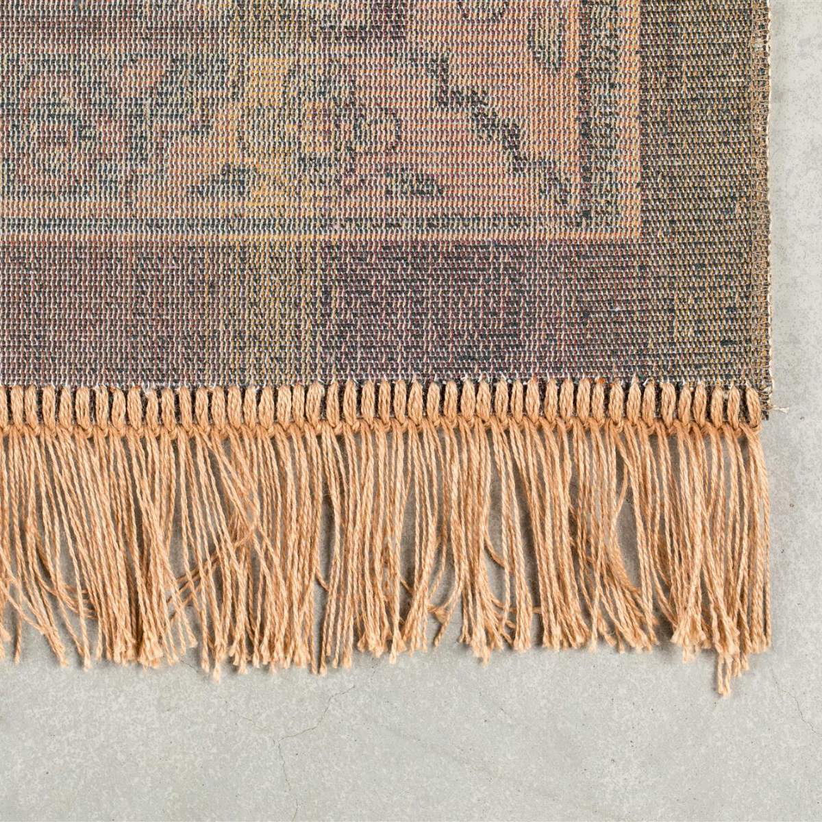 White Label Living Carpet Raz