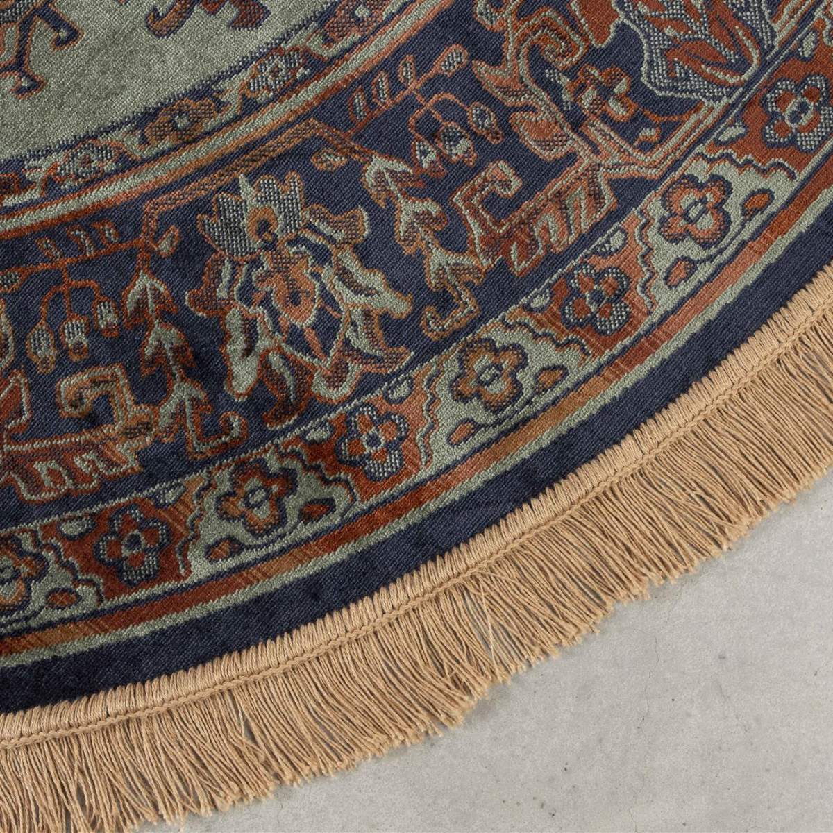 White Label Living Carpet Raz