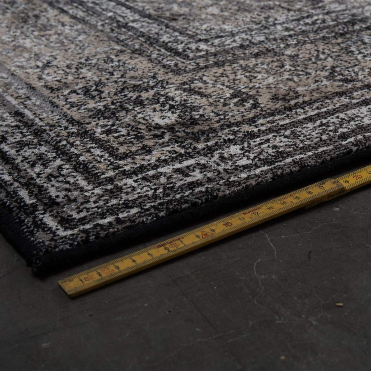 Dutch Bone Carpet Rugged